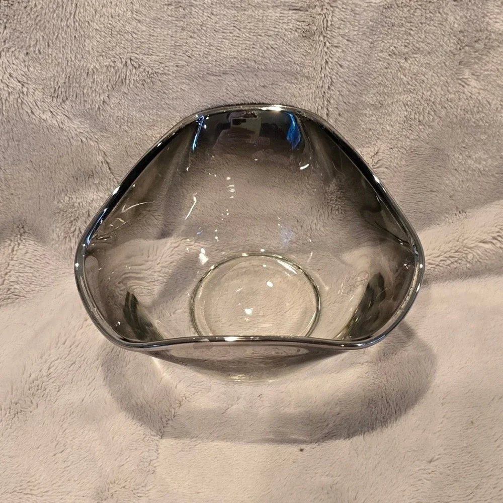 VINTAGE MID-CENTURY DOROTHY THORPE THREE SIDED BOWL WITH SILVER‎ FADE GLASS